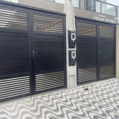 Casa Novinha - Praia Grande - Mirim - 3 Quadras Da Praia Wi-Fi Villa ภายนอก รูปภาพ